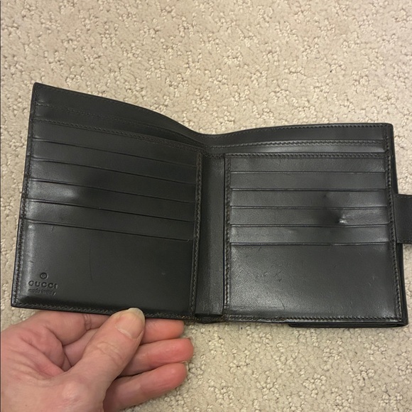 Gucci Compact Hook Wallet 👝 - Picture 2 of 7